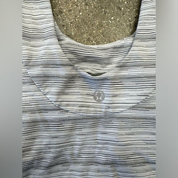 Lululemon scoop back tank - Picture 2 of 5